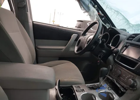 2013 Toyota Highlander Base Plus V6 из США, поврежденный, VIN 5TDBK3EH1DS208121